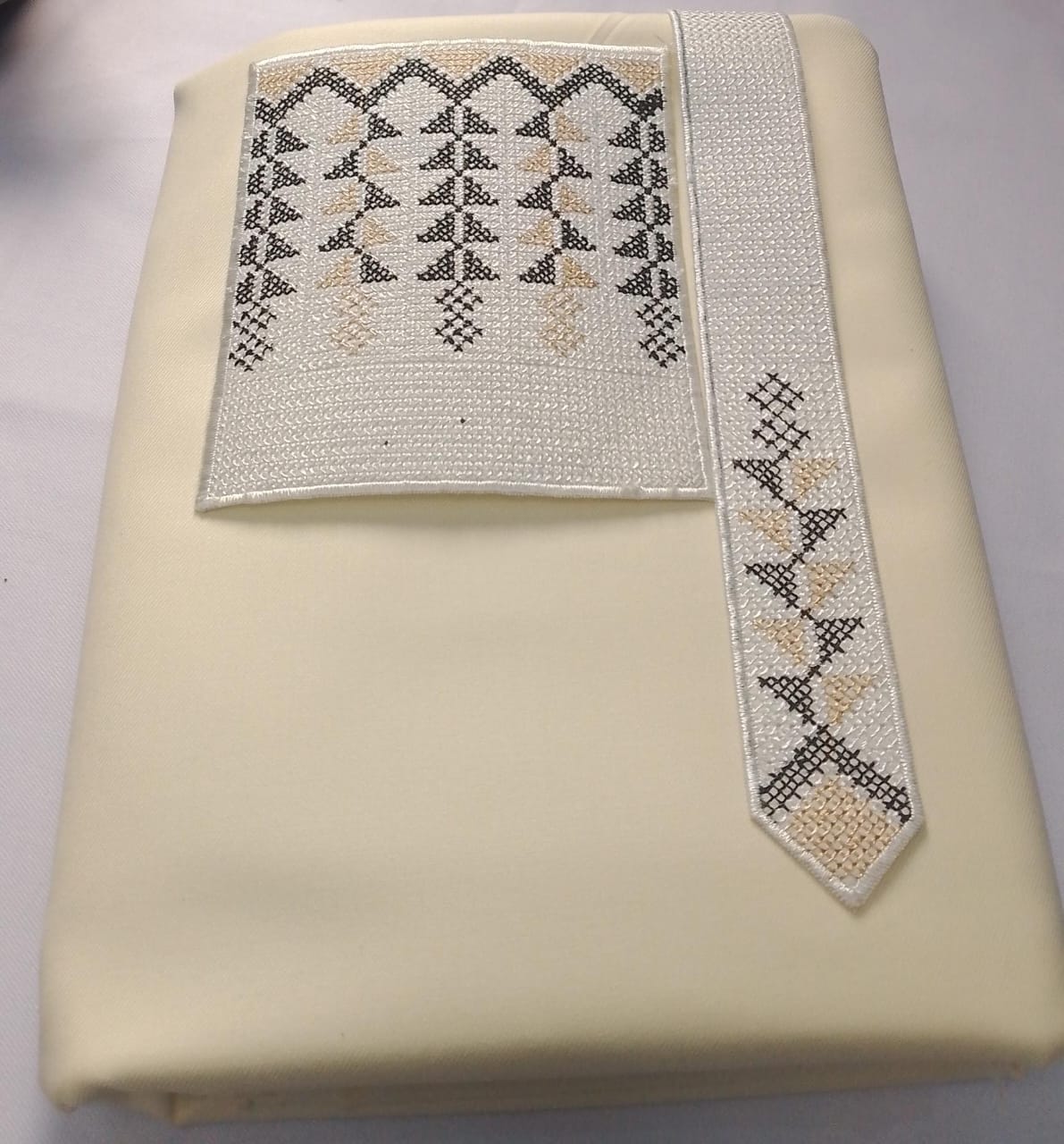 TISSUS BRODERIE HOMMES-FEMMES